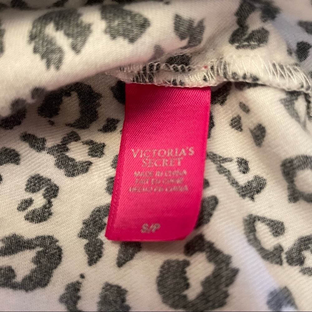 Victoria's Secret Leopard Print Cotton Pajama Top. Size S - Picture 6 of 6